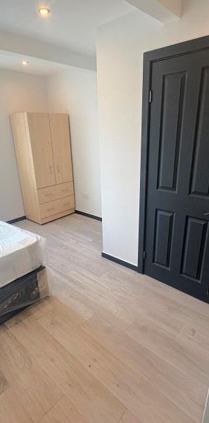 6 bedroom terraced house to rent - Photo 1