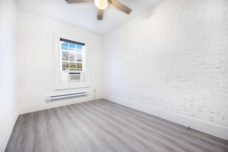 For Lease - 647A St Clair Avenue, Toronto, Ontario - Photo 3