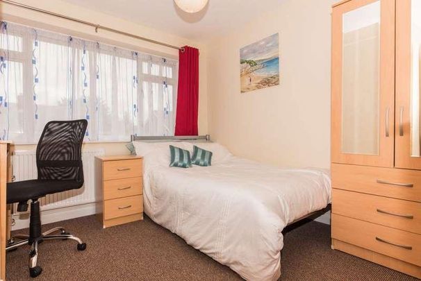 College Road, Canterbury, CT1 - Photo 1