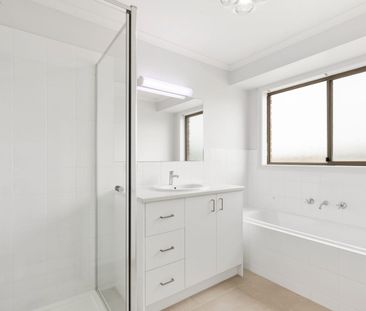 Spacious Family Home - Photo 3