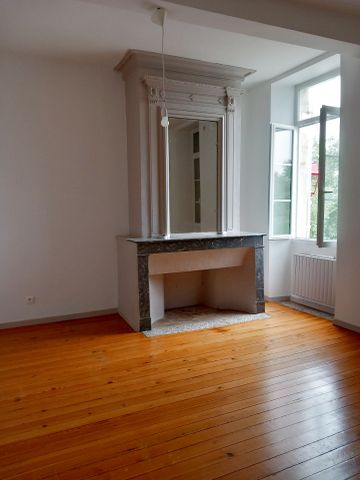 Location Maison 5 pièces 182m² MEILHAN SUR GARONNE 47180 - Photo 4