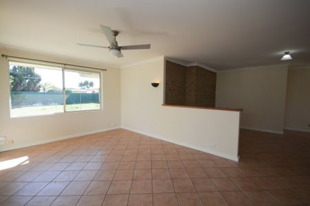 Family Home in Halls Head - Photo 2