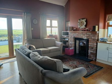HOLIDAY, 5 Aird Clachan, Bushmills, BT57 8AS - Photo 2