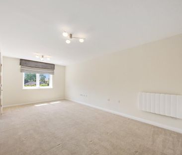 1 bedroom retirement property to rent - Photo 2