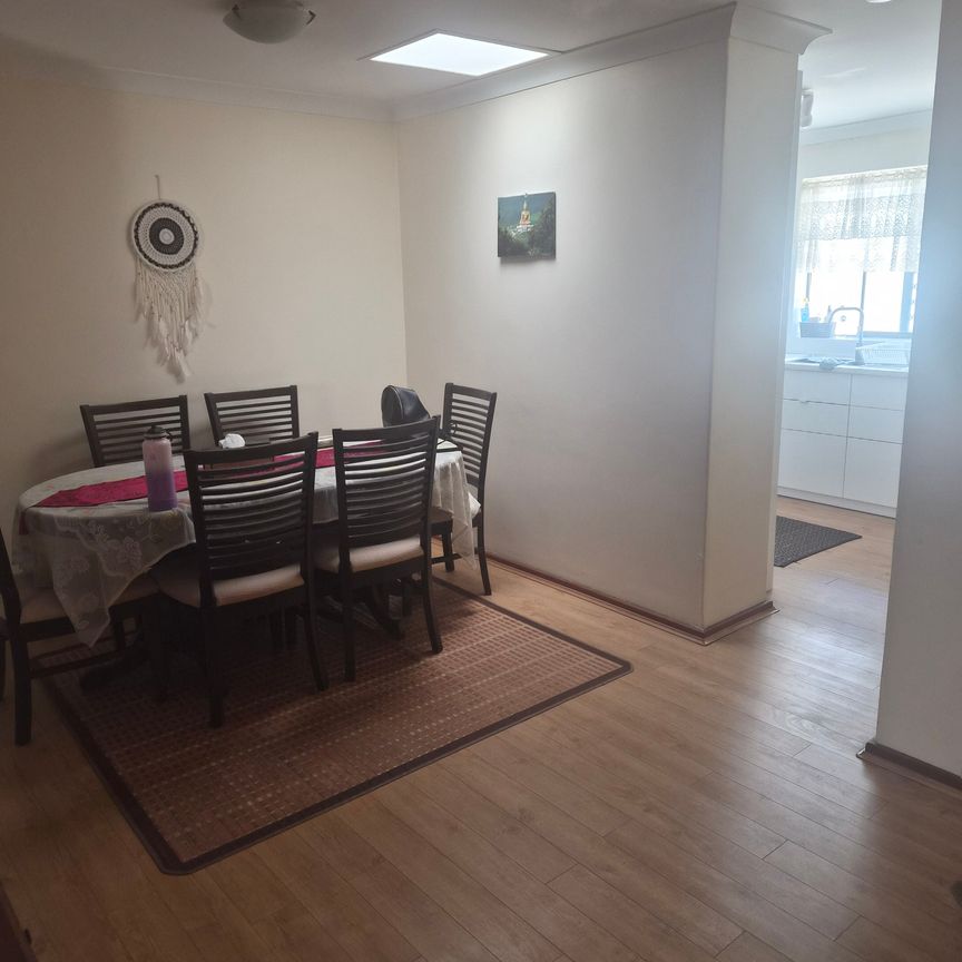 South Perth - Photo 1