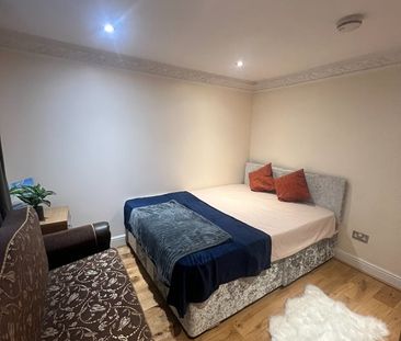 Room in a Shared Flat, Oxbow Mansions, SE10 - Photo 1