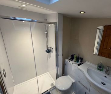 Room in a Shared House, Moat Avenue, CV3 - Photo 4