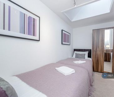 3 bedroom flat to rent - Photo 3
