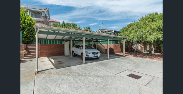 MOUNT LAWLEY LIFESTYLE! - Photo 1