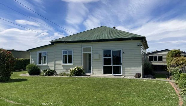 Cottage in the country ready to make your own now! - Photo 1