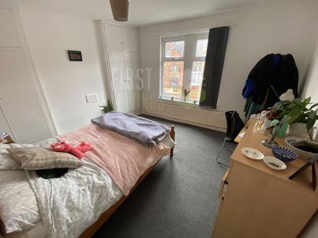 4 bedroom terraced house to rent - Photo 2