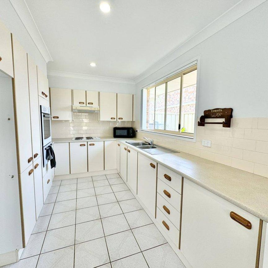 Charming 2-Bedroom Villa - Photo 1