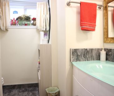 For Lease - 11 Bankfield Drive Unit# B2, Toronto, Ontario - Photo 3