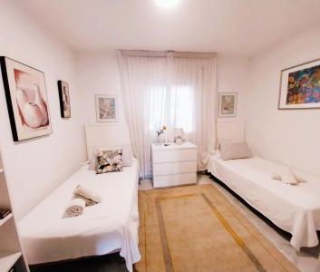 Spacious duplex apartment in a beachfront development - NON-RENEWAB... - Photo 5