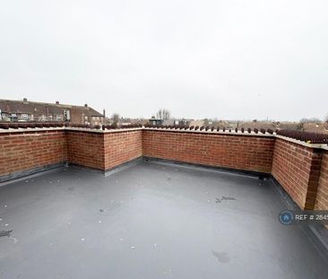 2 bedroom penthouse to rent - Photo 4