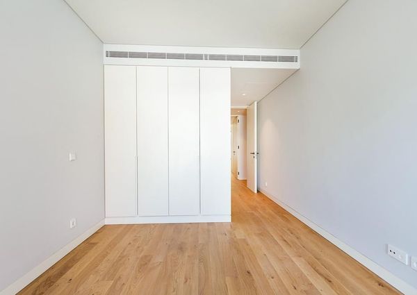 2 Bedroom Apartment with a view, Largo do Rato, Lisboa