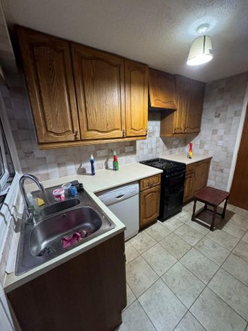 3 bedroom semi-detached house to rent - Photo 4