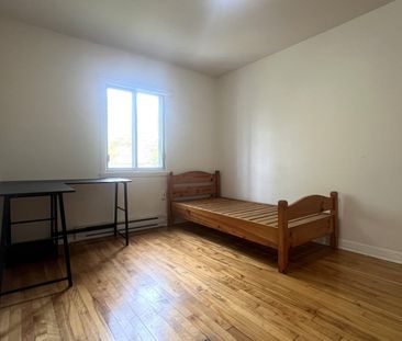 6600 Rue Mazarin Montréal (Le Sud-Ouest), QC H4E - Photo 1