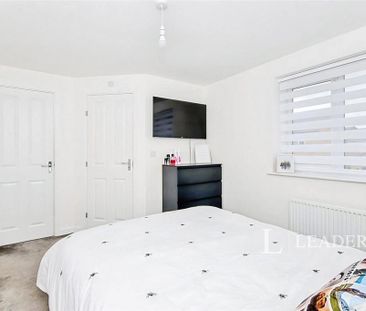 3 bedroom semi-detached house to rent - Photo 6