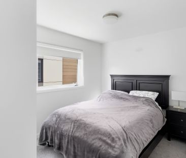 For Lease - 325 Foliage Private, Parkway Park - Queensway Terrace S... - Photo 3