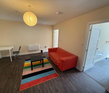 3 bedroom apartment to rent - Photo 1