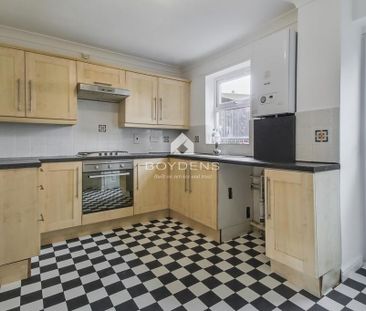 2 bedroom terraced house to rent - Photo 2
