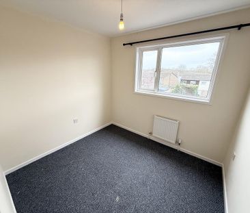 3 bedroom end of terrace house to rent - Photo 2
