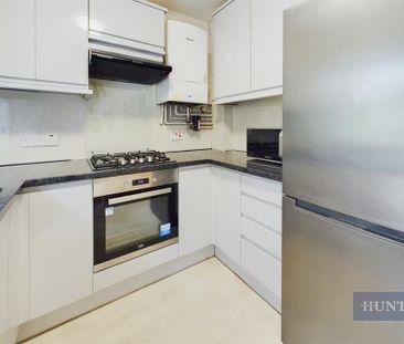 4 bedroom terraced house to rent - Photo 3