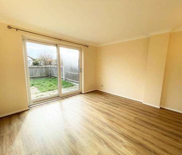Chertsey, Surrey, KT16 - Photo 2