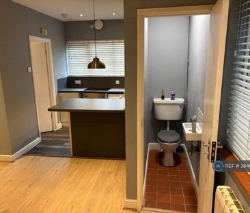 Studio to rent - Photo 6