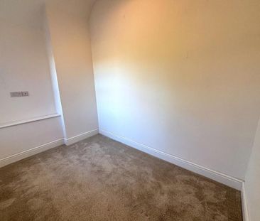 3 bedroom end of terrace house to rent - Photo 1