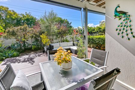 Spacious 3 Bedroom Townhouse with Grassed Courtyard&excl; - Photo 5