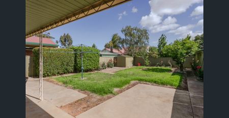 CHARMING 2 BEDROOM STONE FRONTED HOME IN GREAT LOCATION - Photo 4