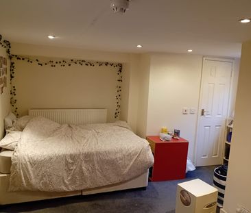 3 Bed - 67 Beechwood Terrace, Burley, Leeds - LS4 2NG - Student - Photo 5