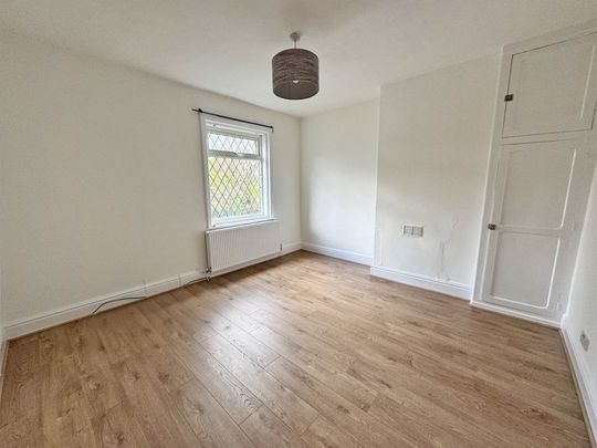 Broad Lane, Burnage, Rochdale - Photo 1