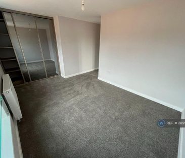 5 bedroom semi-detached house to rent - Photo 3