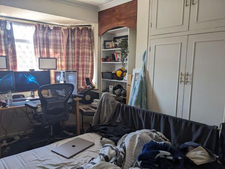 5 bedroom semi-detached house to rent - Photo 4