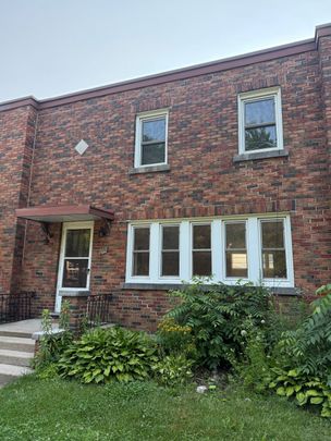 For Lease - 270 Vansittart Avenue, Woodstock, Ontario - Photo 1