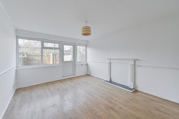 3 bedroom apartment to rent - Photo 1