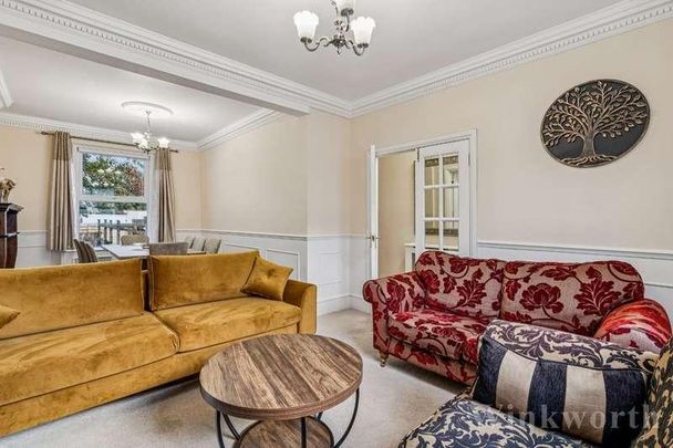 Alpha Road, London, SE14 - Photo 1