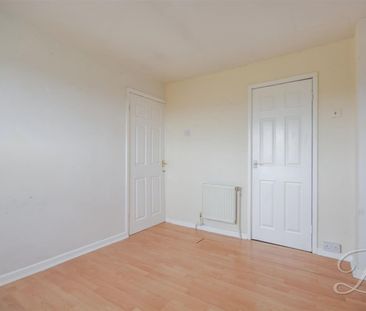3 bedroom - Photo 2