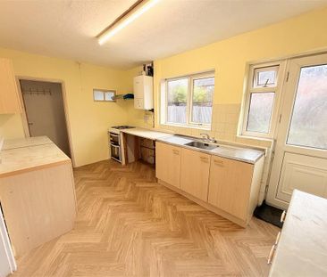 3 bedroom semi-detached house to rent - Photo 6