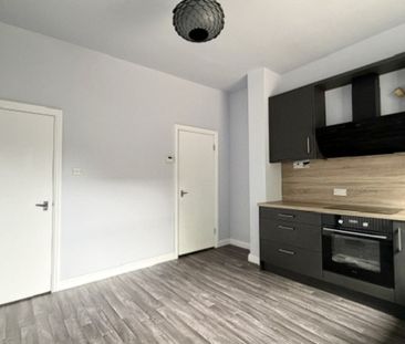 Three bedroom student house with 4 En-suite bathrooms - Photo 3
