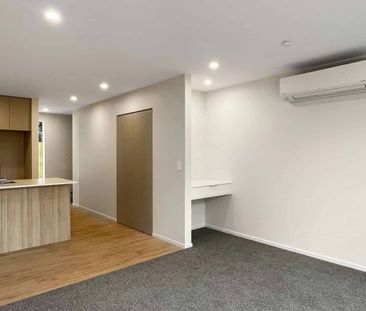 SPREYDON - MODERN TOWNHOUSE, TWO BEDROOMS, SINGLE GARAGE - Photo 4