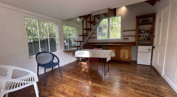 Charming Studio Cottage - Long Term Rental - Photo 1