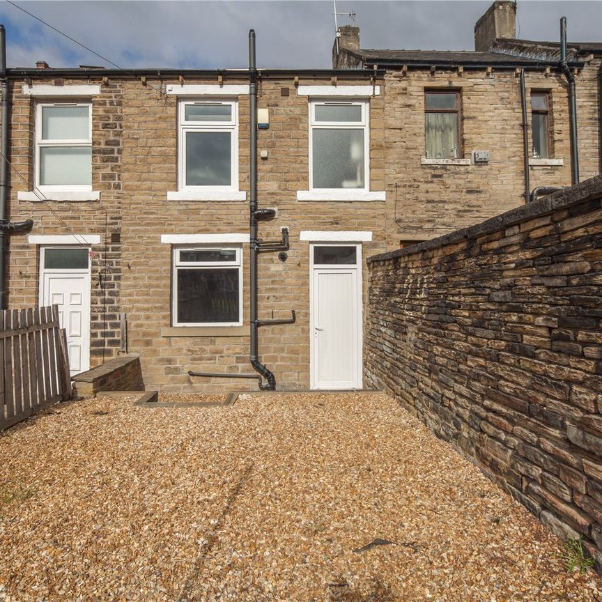 24 Victoria Street, Huddersfield, HD5 - Photo 1