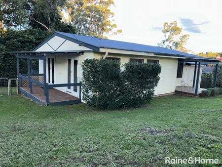 CHARMING FAMILY COTTAGE IN A QUIET CUL-DE-SAC LOCATION - Photo 5
