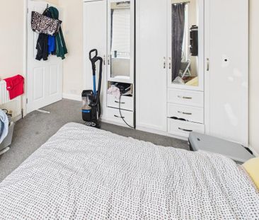 3 bedroom semi-detached house to rent - Photo 6