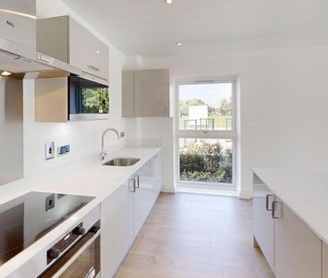 2 bedroom ground floor flat to rent - Photo 4