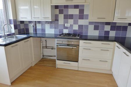 2 bedroom terraced house to rent - Photo 3